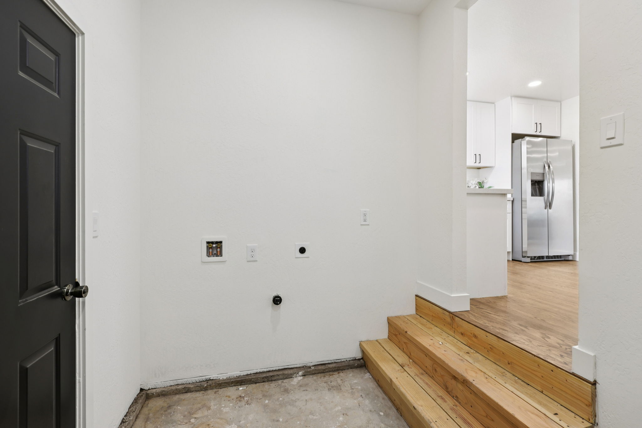 9638 E St-L2201-005