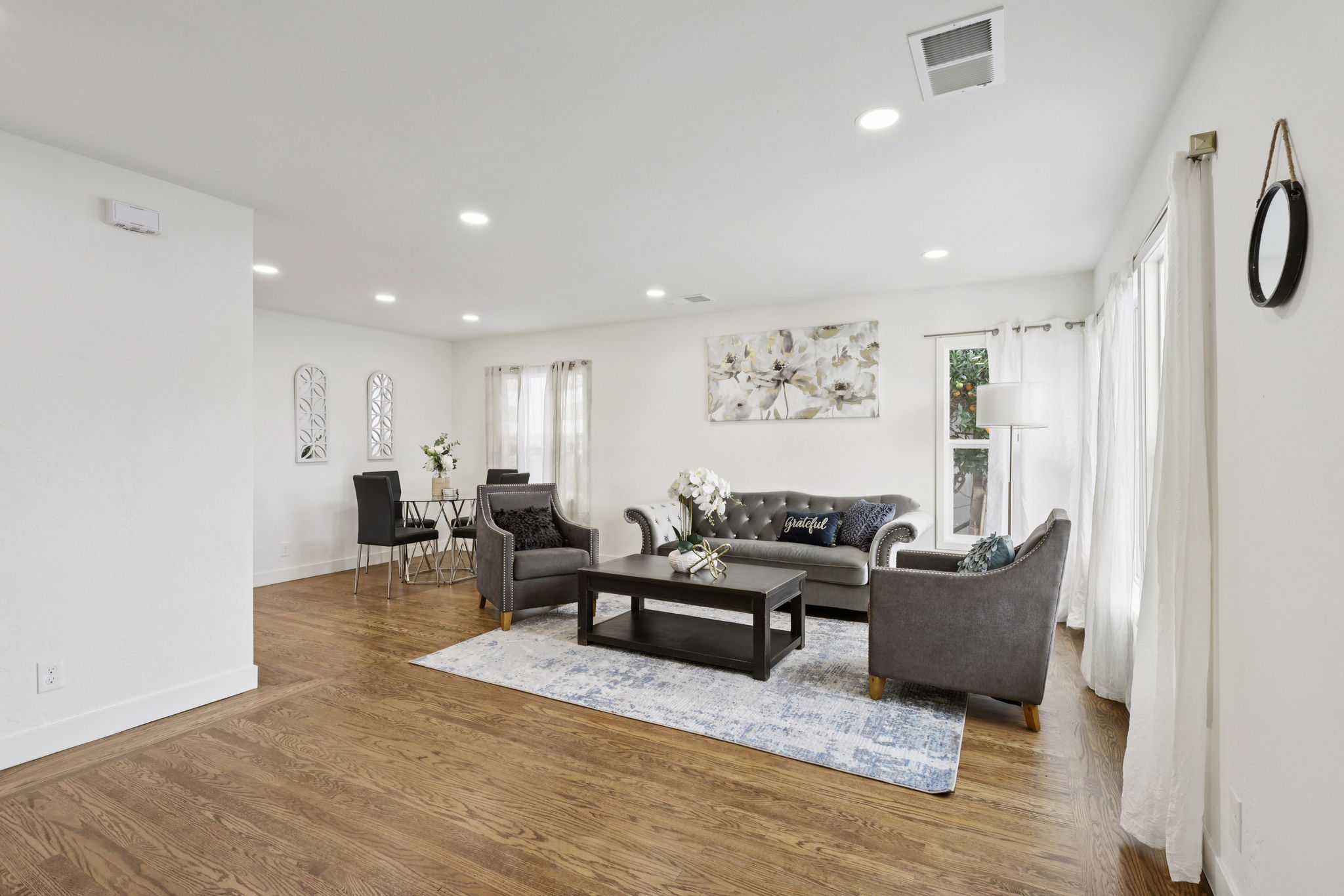 9638 E St-L2201-006