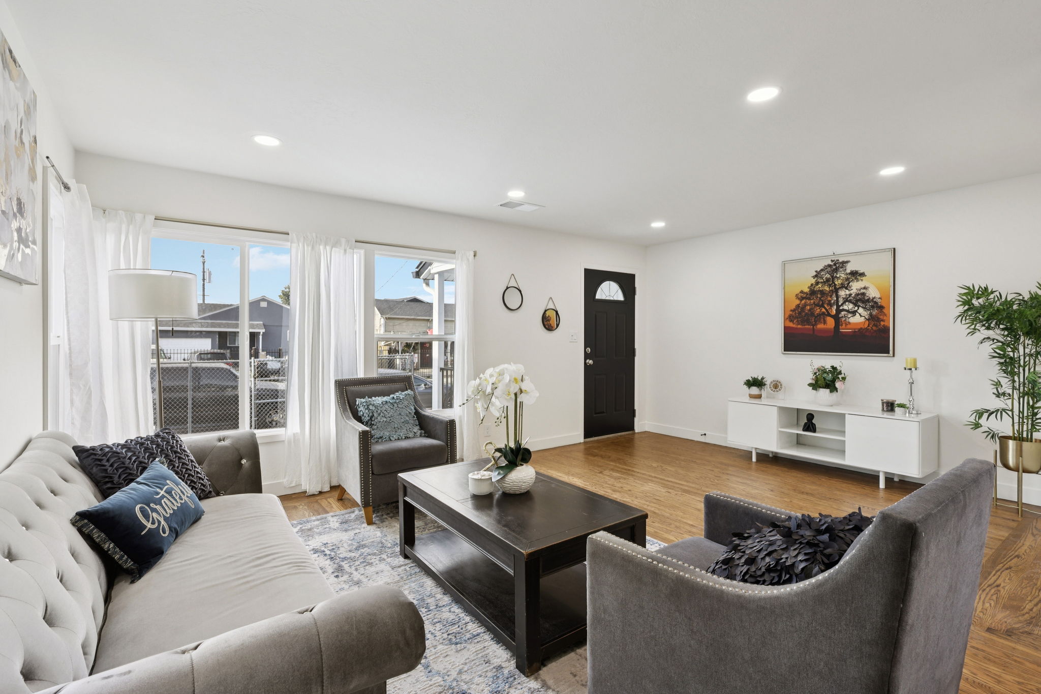 9638 E St-L2201-007