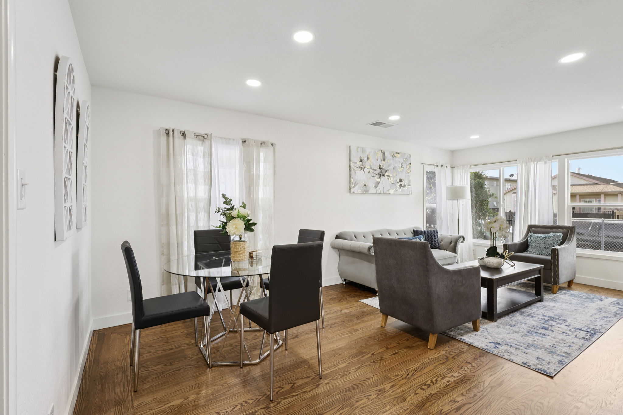 9638 E St-L2201-009
