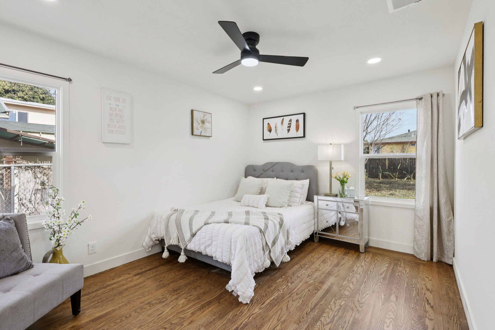 9638 E St-L2201-017