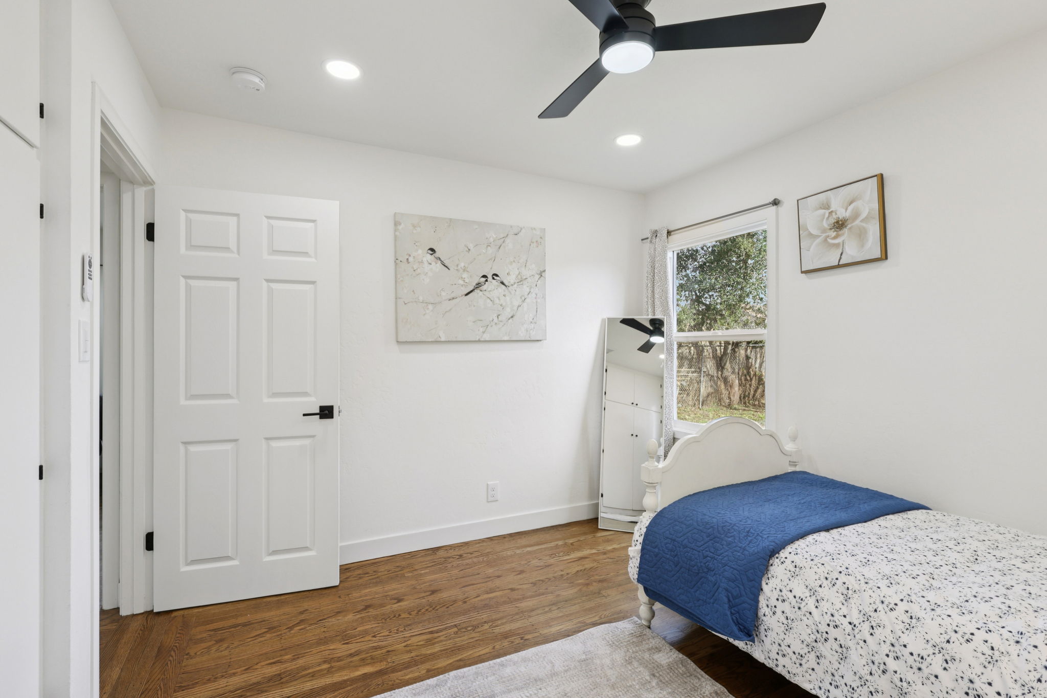 9638 E St-L2201-020