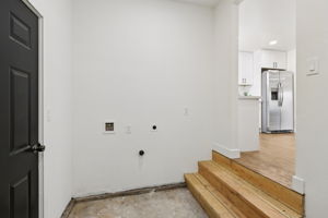 9638 E St-L2201-005