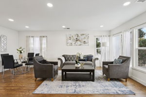 9638 E St-L2201-008