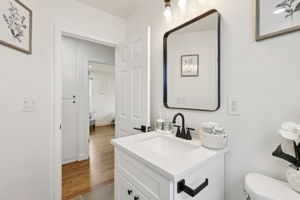 9638 E St-L2201-016