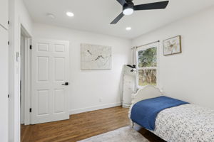9638 E St-L2201-020