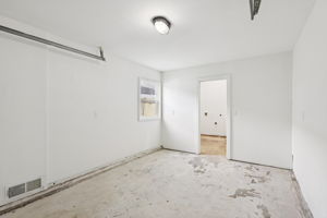 9638 E St-L2201-021