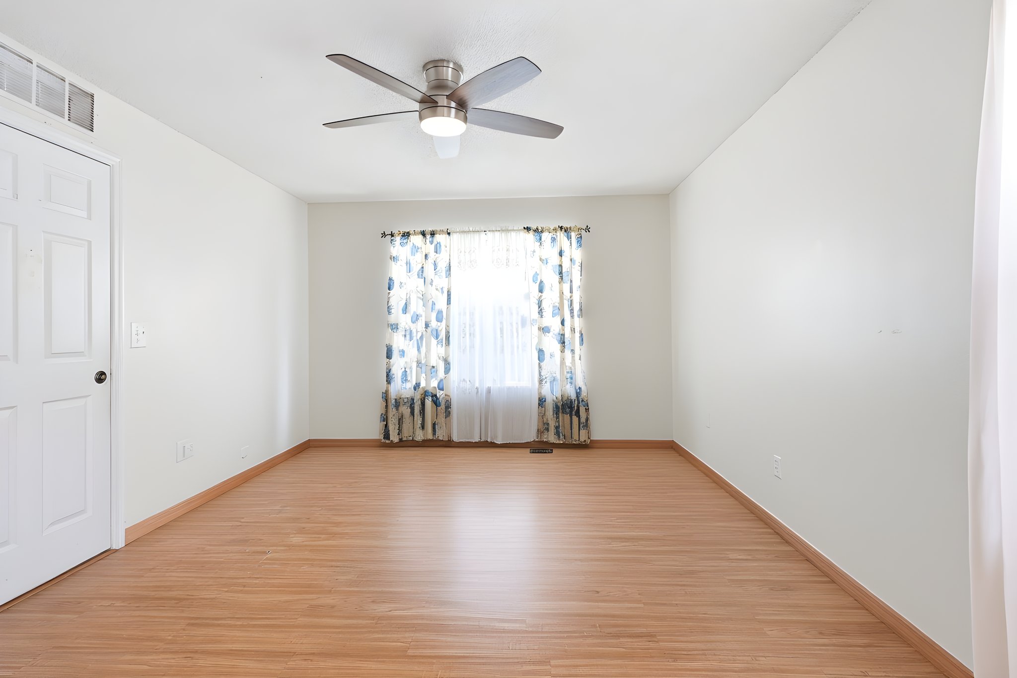 6Y8A0926 furniture removed.jpeg