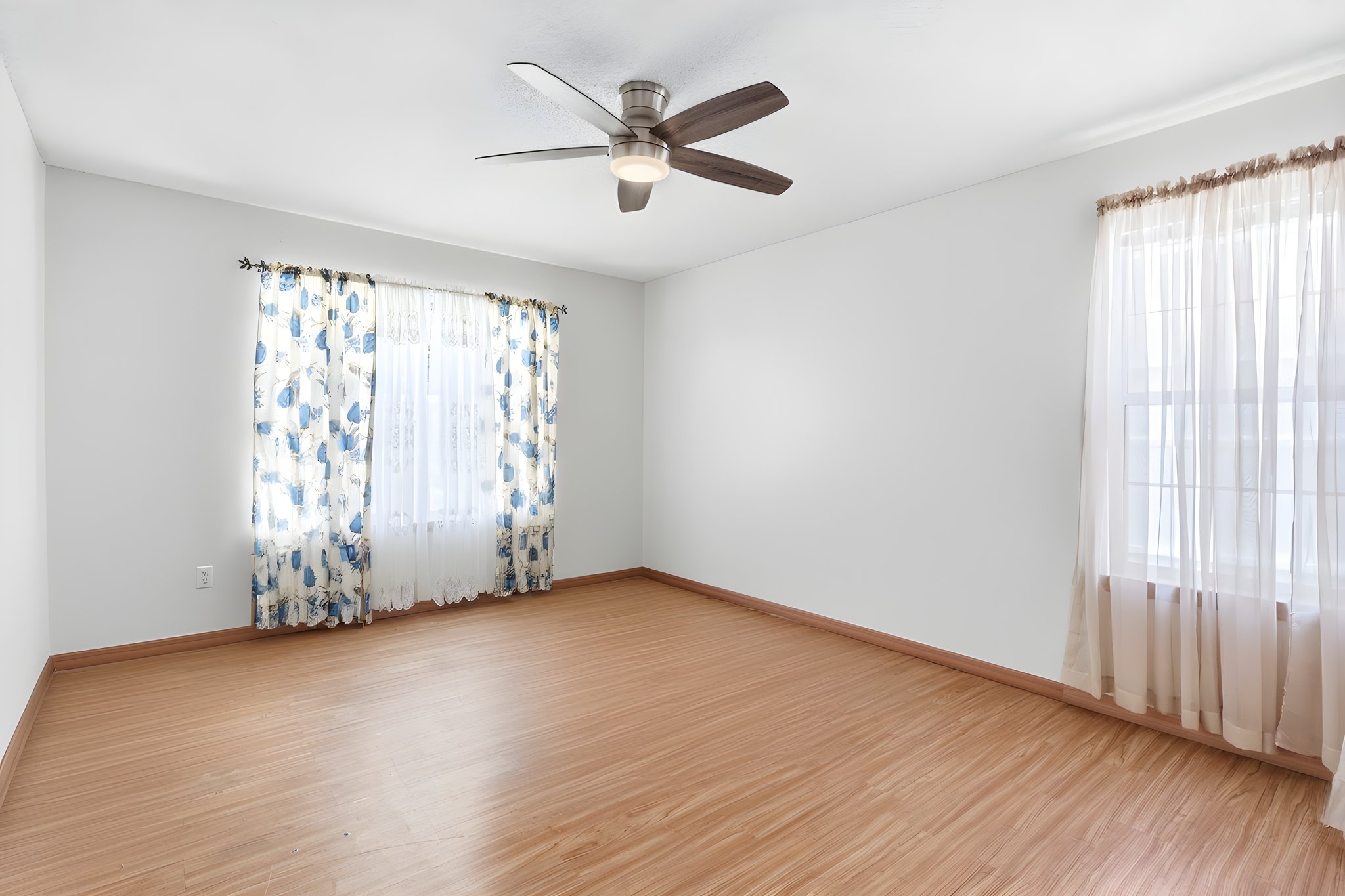 6Y8A0921 furniture removed.jpeg