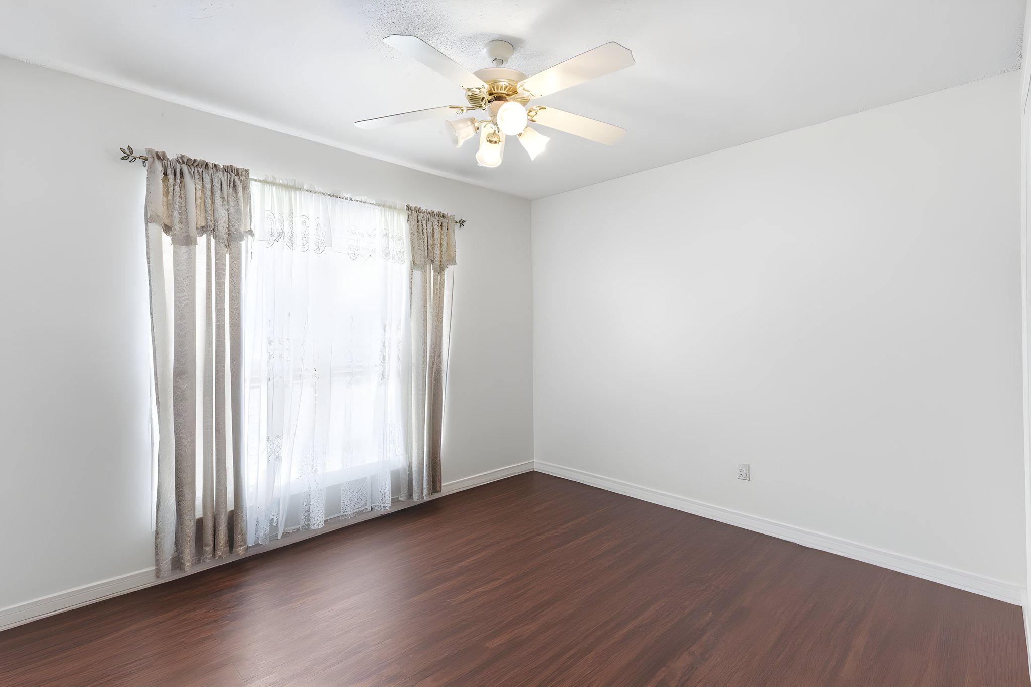 6Y8A0961 furniture removed.jpeg