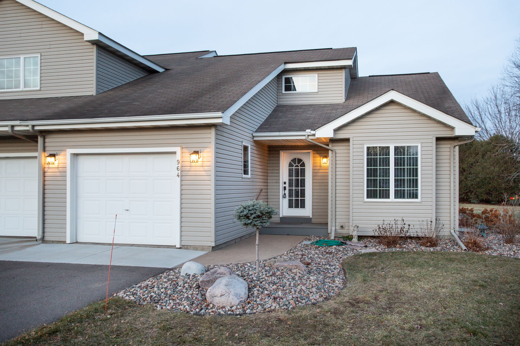 964 Lucille Ct, River Falls, WI 54022, USA Photo 4