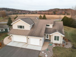 964 Lucille Ct, River Falls, WI 54022, USA Photo 0