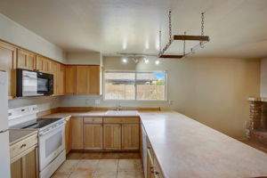 N 87th Pl-013