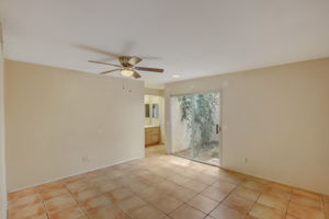 N 87th Pl-018