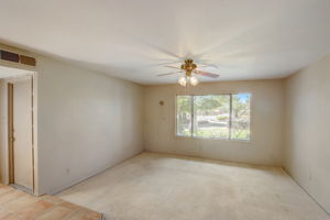 N 87th Pl-007