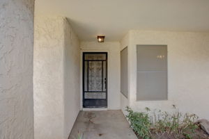 N 87th Pl-006