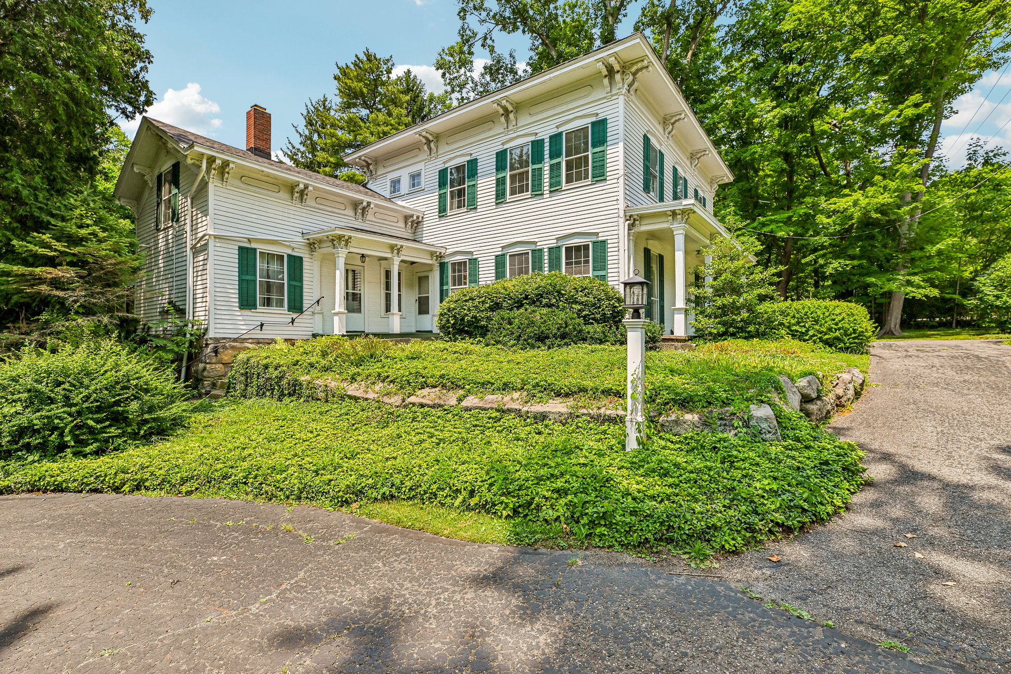 Darrow Rd-S1507-003.jpg
