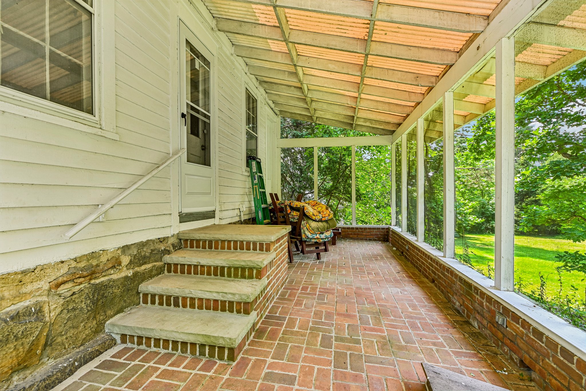 Darrow Rd-S1507-044.jpg