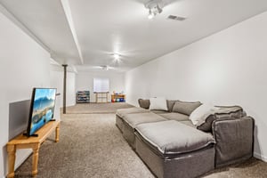 E 113th Ave-S1006-033.jpg