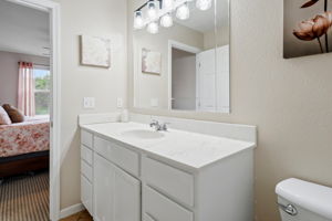  Photo 40