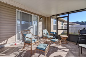 Screened-in Porch