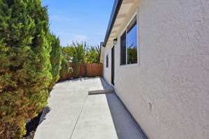 047_F8_965 Collins Ct