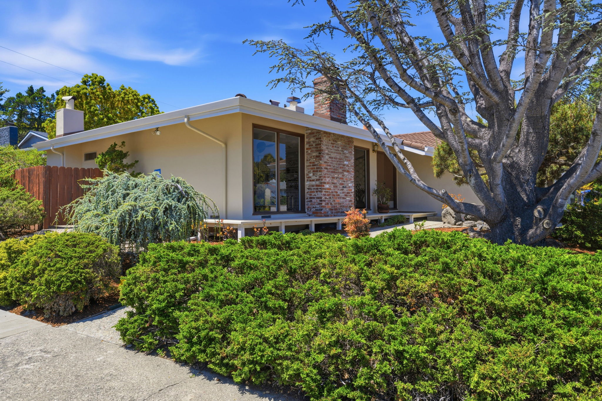 001_F8_965 Helen Dr