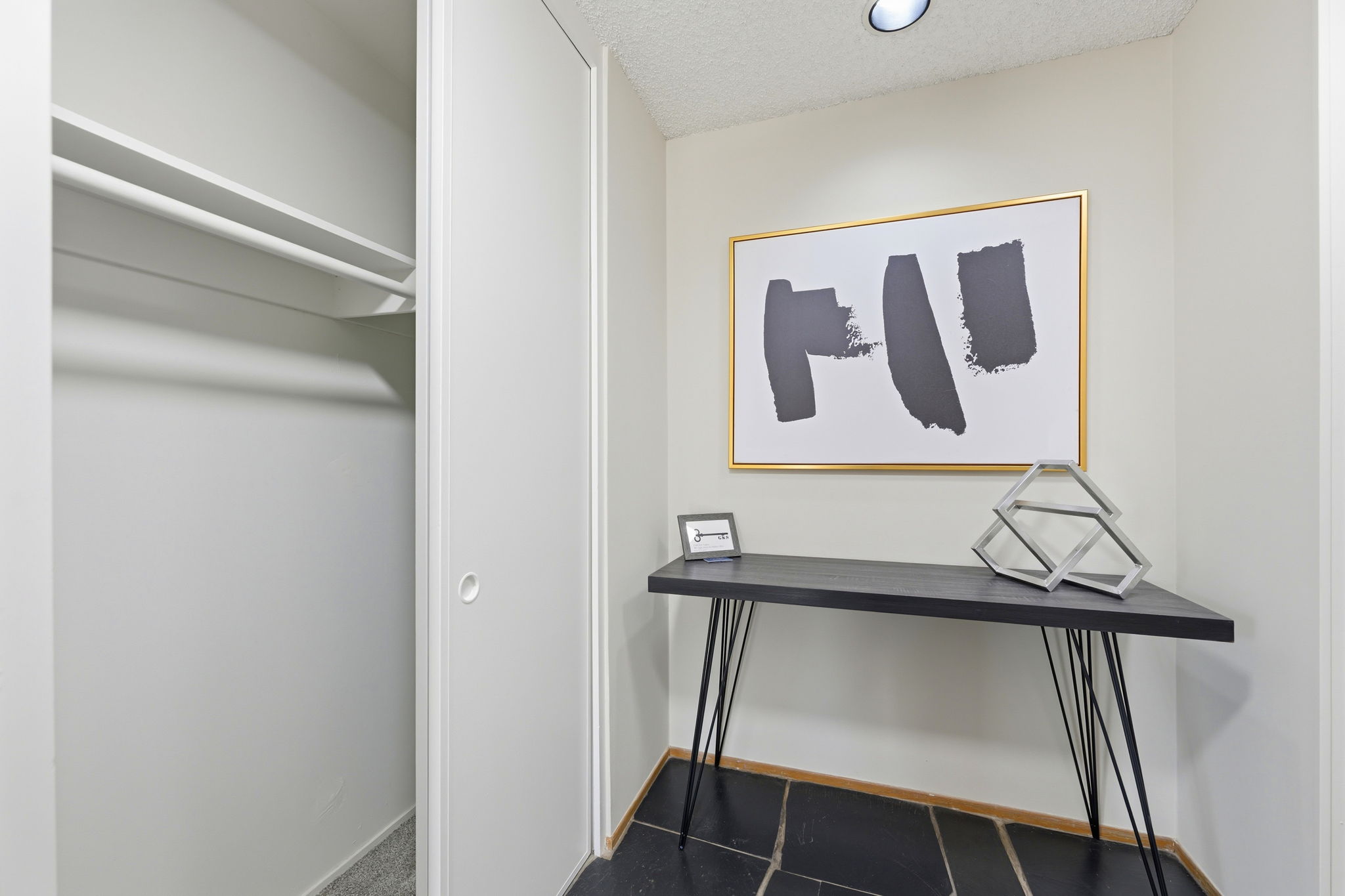 041_F8_965 Helen Dr