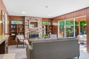 012_F8_965 Helen Dr