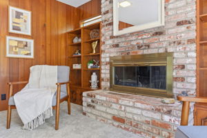 016_F8_965 Helen Dr