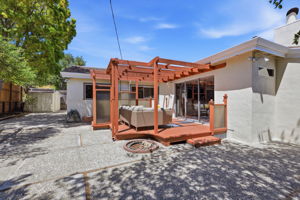 052_F8_965 Helen Dr
