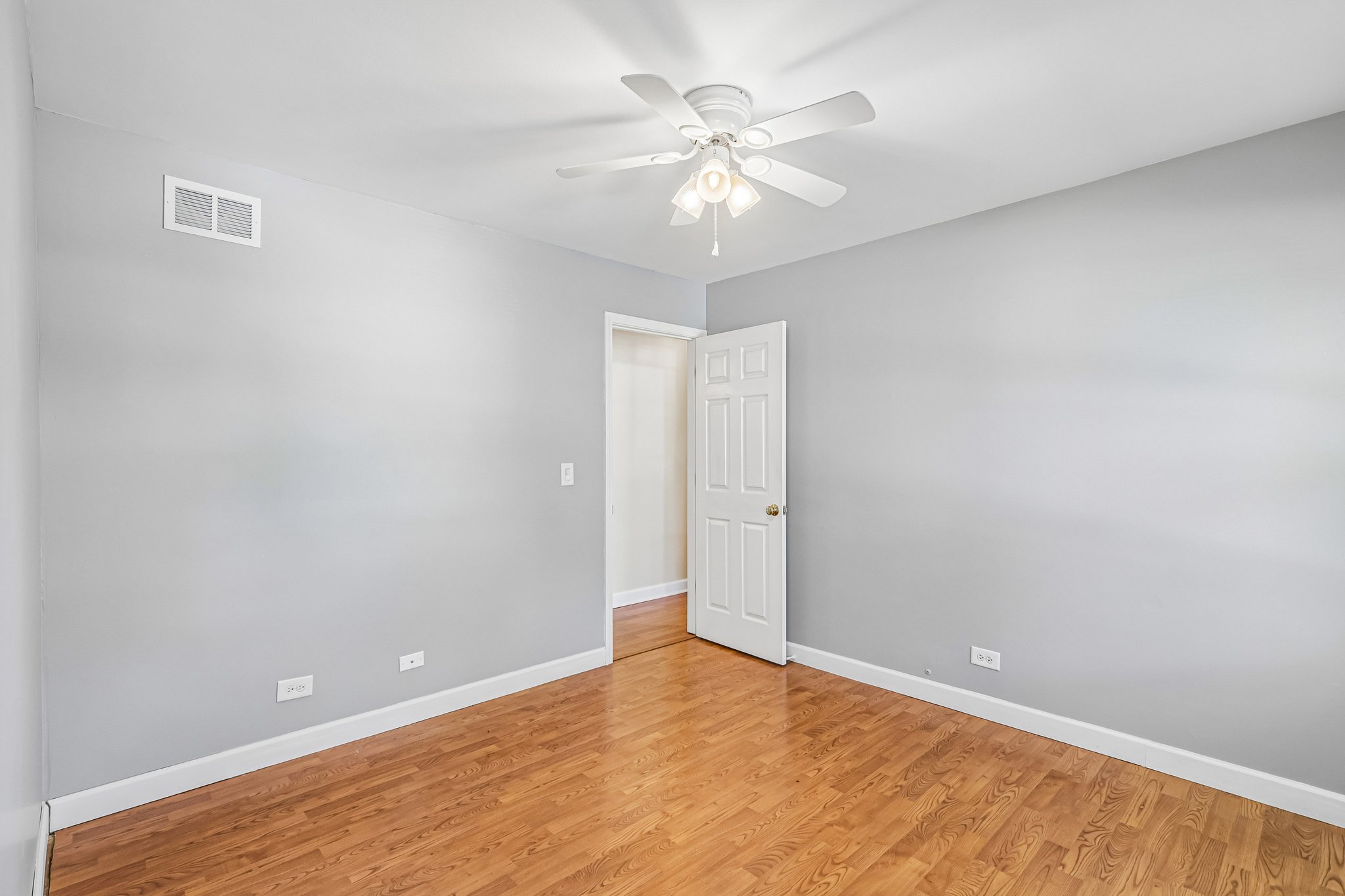 S Chippendale Dr-S1405-021.jpg