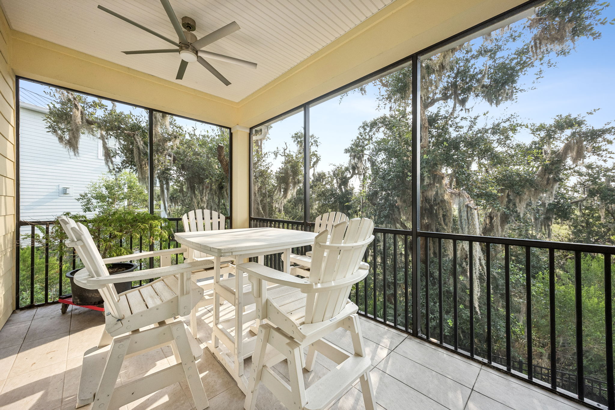 Screened-in Porch