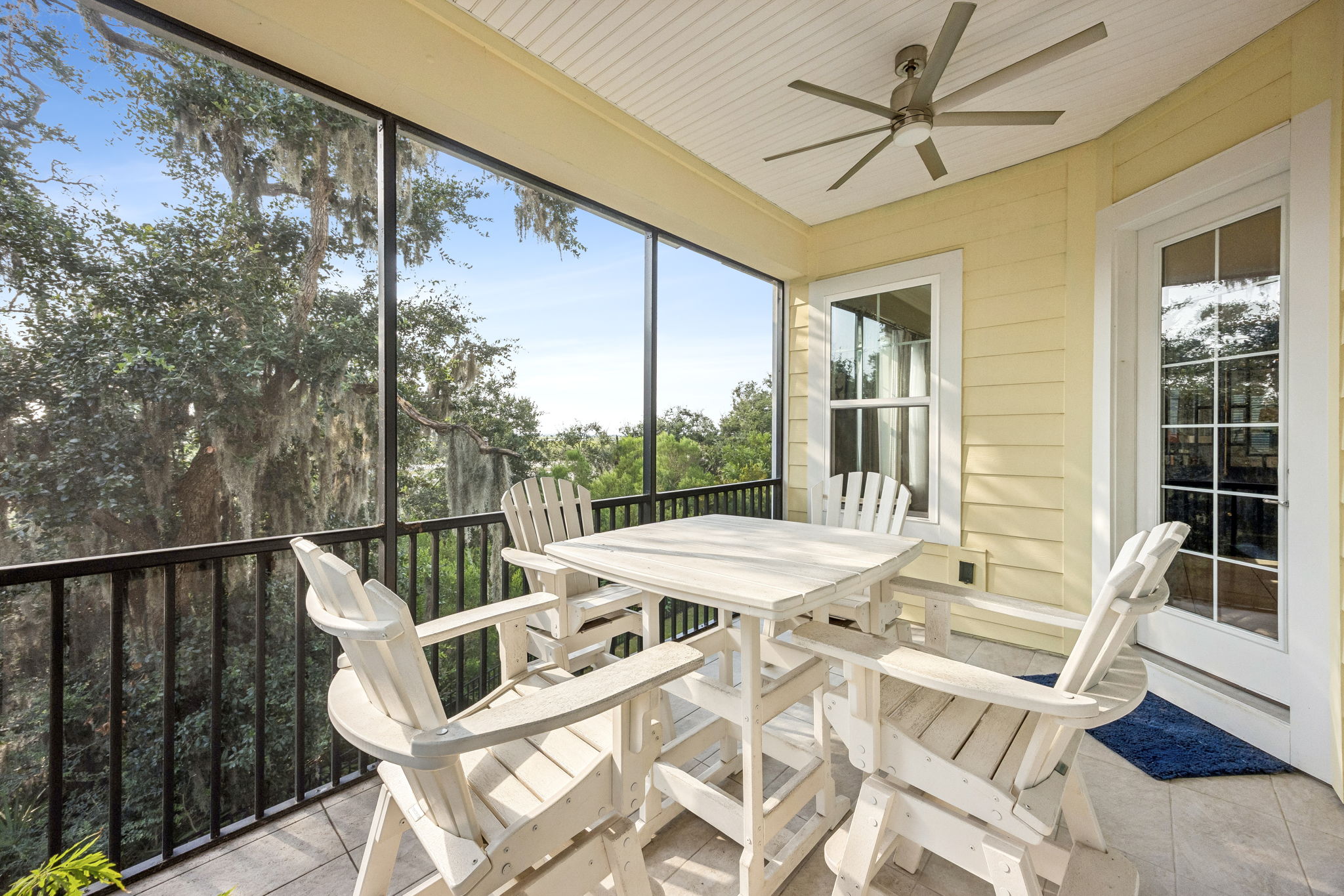 Screened-in Porch