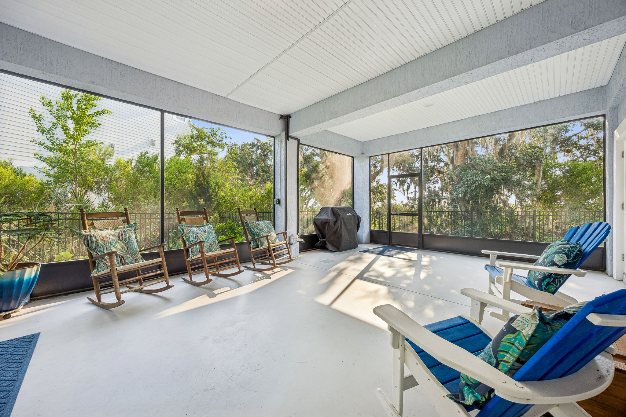 Screened-in Porch
