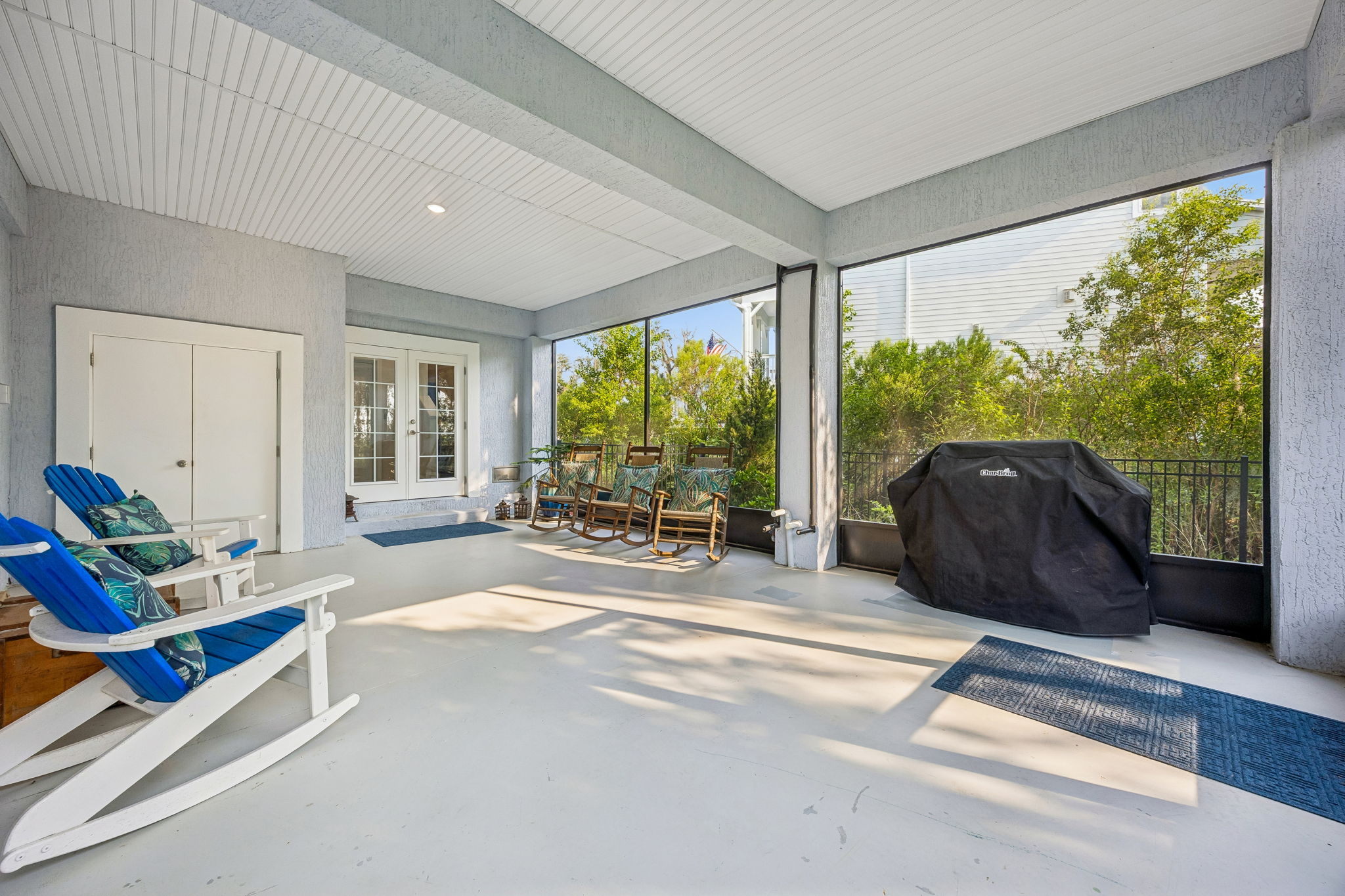 Screened-in Porch