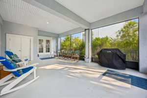 Screened-in Porch