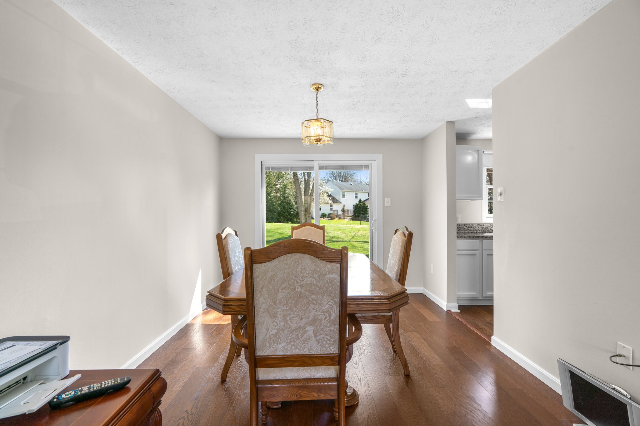 09. Dining room.jpg