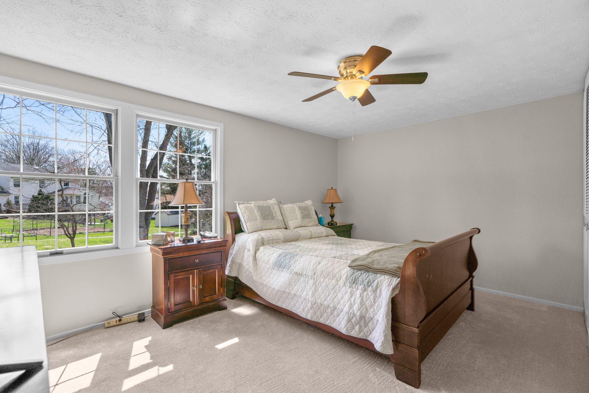 23. Upper bedroom.jpg