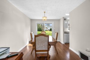 09. Dining room.jpg
