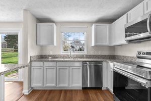 16. Kitchen.jpg
