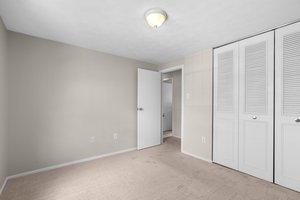 22. Upper bedroom.jpg
