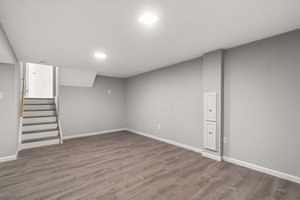32. Family room.jpg