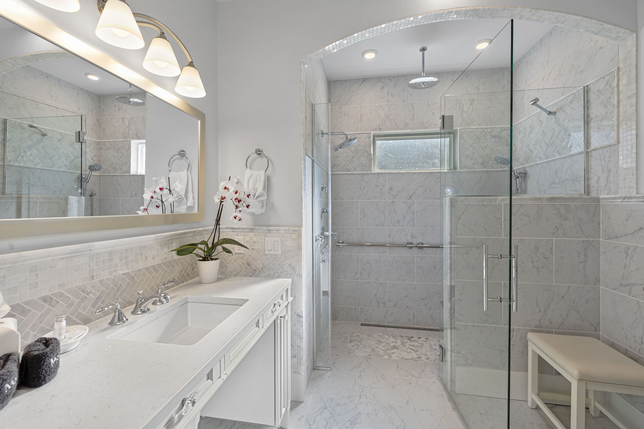 Suite 5 - Herringbone - ADA Bathroom with multiple body sprays and shower heads