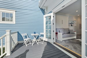 Suite 5 - Herringbone - Front Deck