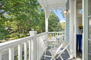 Suite 3 - Bamboo - Front upper porch