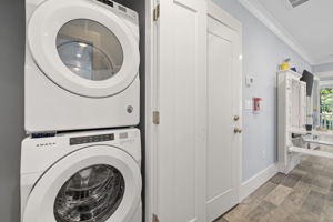 Suite 3 - Bamboo Washer / Dryer