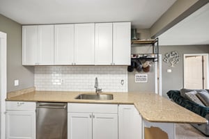 S 60th St-1706-016.jpg