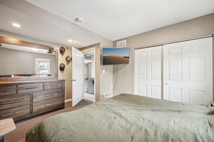 S 60th St-1706-024.jpg
