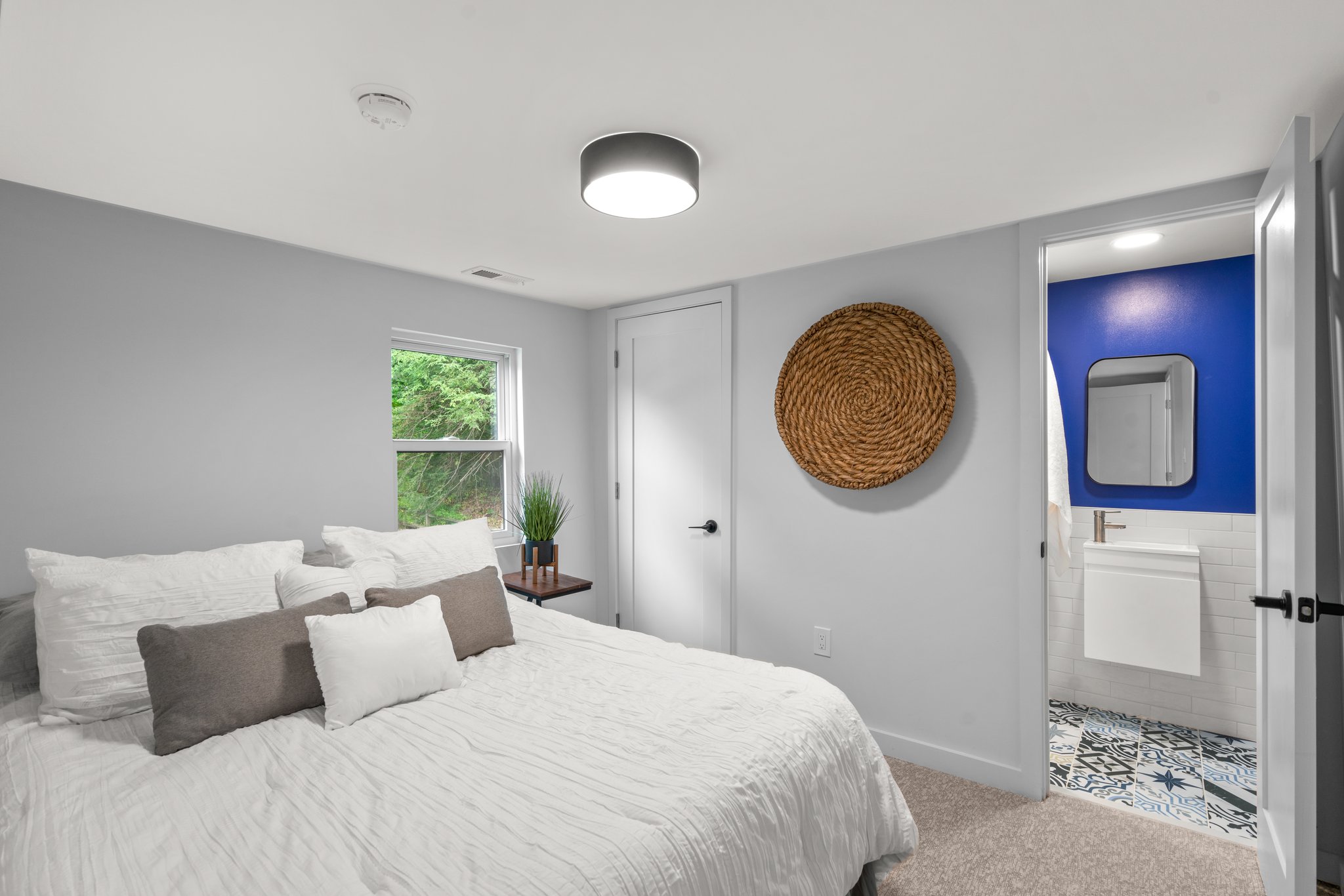 20. Upper bedroom.jpg